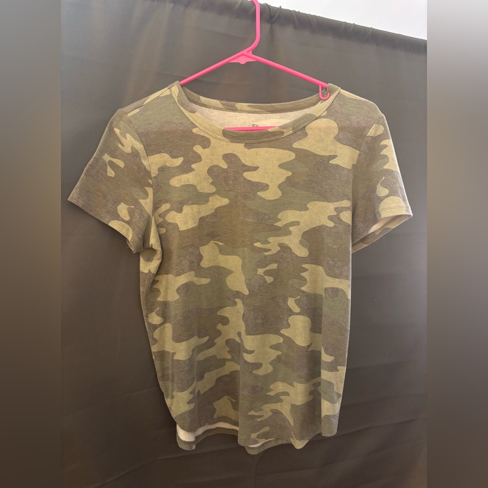 SO Camouflage T-Shirt Size Medium